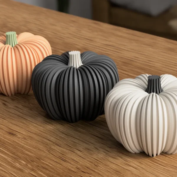 Calabaza hueca de Halloween con una vela de té encendida dentro